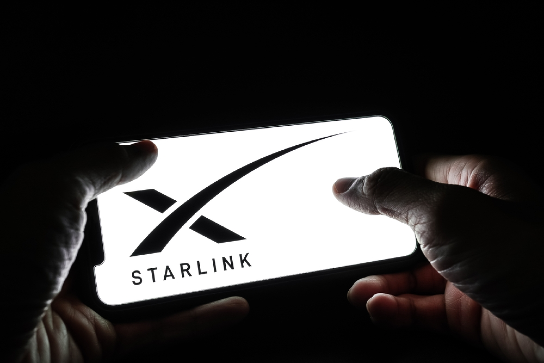 САЩ може да отрежат Украйна от спътниковата мрежа Starlink при провал на сделката с ценните изкопаеми